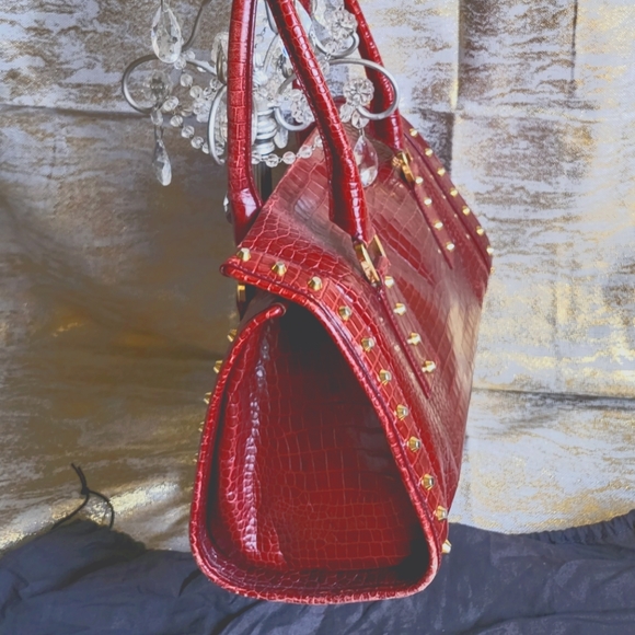 Vintage Red crocodile embossed leather with gold studs - Picture 2 of 10